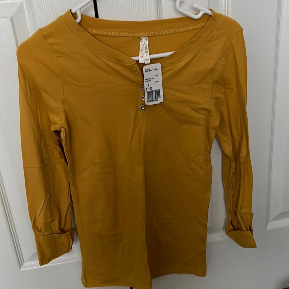Forever 21 Henley neck t shirt mustard in small